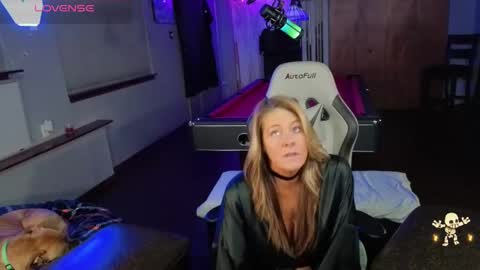 Derrick 52 and Brittany 50 online show from 09-30-25, 12:59