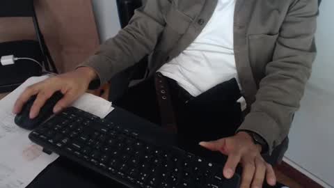     online show from 01-03-25, 04:06