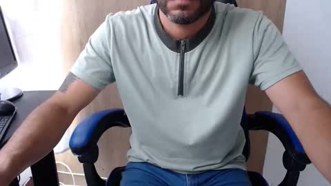 Snapshot of derrik_ chatting on 06-03-26, 04:34 online show from 06-03-26, 04:34