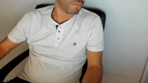 Snapshot of derrik_ chatting on 08-06-26, 03:36 online show from 08-06-26, 03:36