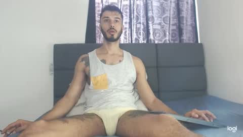 Snapshot of derrymaster chatting on 02-20-25, 01:40 JhimyMaster online show from 02-20-25, 01:40