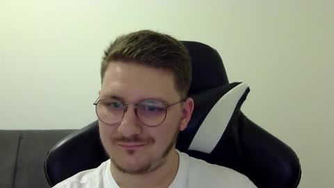 Snapshot of dervechi chatting on 10-27-25, 05:28 dervechi online show from 10-27-25, 05:28