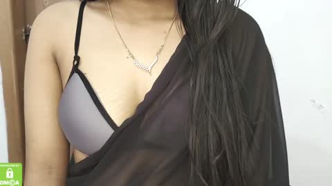 Snapshot of desicoupleshow chatting on 01-28-25, 08:14 Eva and Adam online show from 01-28-25, 08:14