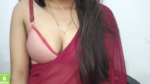 Snapshot of desicoupleshow chatting on 01-29-25, 12:35 Eva and Adam online show from 01-29-25, 12:35