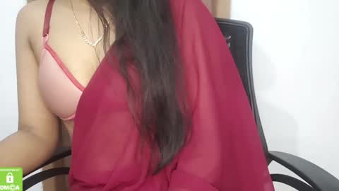 Snapshot of desicoupleshow chatting on 01-30-25, 02:25 Eva and Adam online show from 01-30-25, 02:25