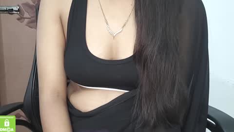 Snapshot of desicoupleshow chatting on 02-06-25, 12:59 Eva and Adam online show from 02-06-25, 12:59