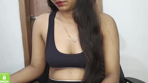 Snapshot of desicoupleshow chatting on 02-17-25, 07:15 Eva and Adam online show from 02-17-25, 07:15