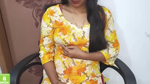 Snapshot of desicoupleshow chatting on 02-26-25, 01:52 Eva and Adam online show from 02-26-25, 01:52