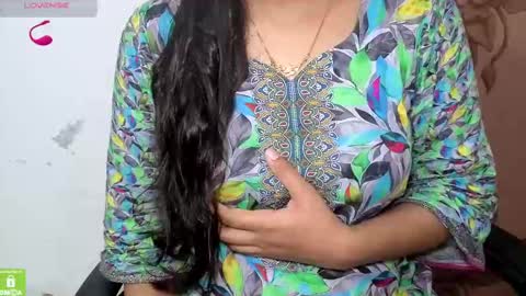 Snapshot of desicoupleshow chatting on 09-08-25, 09:36 Eva and Adam online show from 09-08-25, 09:36