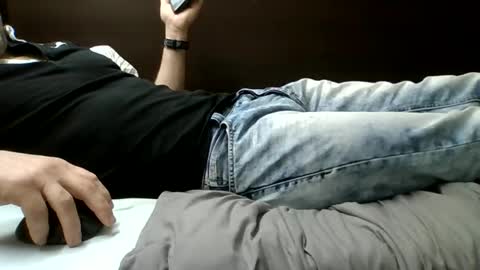 Mika online show from 04-23-26, 08:22