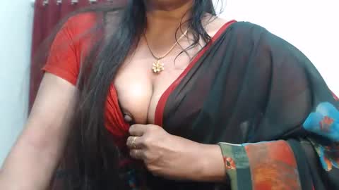 Maisa online show from 09-13-25, 04:07