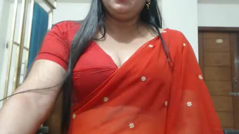 Snapshot of desimaisa130 chatting on 04-21-26, 03:50 Maisa online show from 04-21-26, 03:50