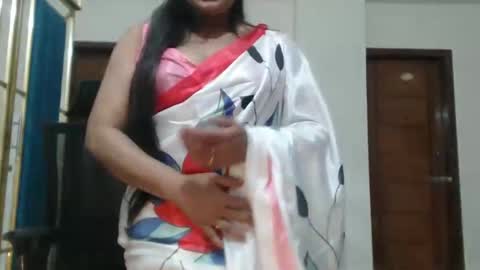 Snapshot of desimaisa130 chatting on 04-22-26, 04:30 Maisa online show from 04-22-26, 04:30