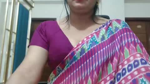 Snapshot of desimaisa130 chatting on 04-28-26, 07:19 Maisa online show from 04-28-26, 07:19