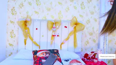 Sara Desire online show from 12-18-25, 12:22