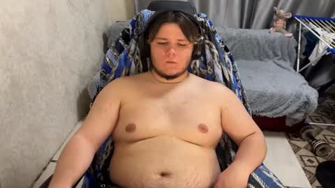 Snapshot of desiredude9 chatting on 09-15-25, 04:40 desiredude9 online show from 09-15-25, 04:40