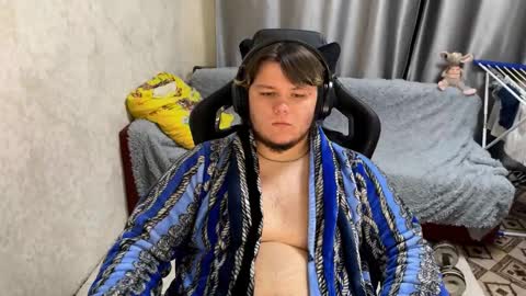 Snapshot of desiredude9 chatting on 09-17-25, 09:16 desiredude9 online show from 09-17-25, 09:16