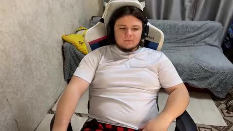 Snapshot of desiredude9 chatting on 10-12-25, 05:34 desiredude9 online show from 10-12-25, 05:34