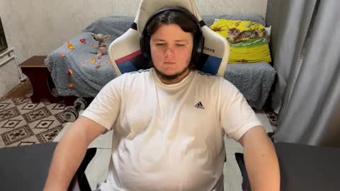 Snapshot of desiredude9 chatting on 10-20-25, 05:57 desiredude9 online show from 10-20-25, 05:57