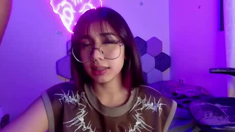 TORI AND MR. BEAR online show from 02-16-25, 12:30