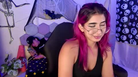 TORI AND MR. BEAR online show from 10-29-25, 09:16