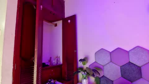 TORI AND MR. BEAR online show from 03-09-26, 06:34