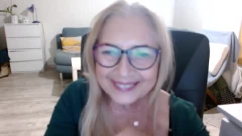 Snapshot of desiresofia chatting on 01-31-25, 06:36 S O F I A online show from 01-31-25, 06:36