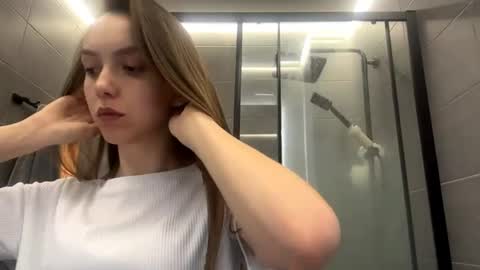 Ksenia online show from 05-12-26, 02:41