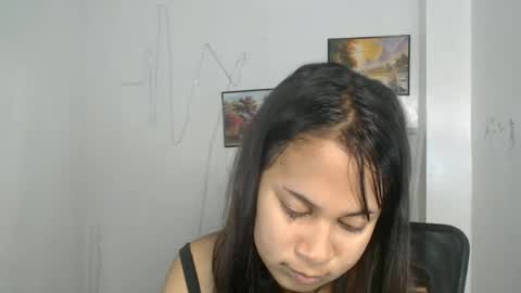 Snapshot of dess_morena chatting on 06-17-26, 08:17 Dess online show from 06-17-26, 08:17