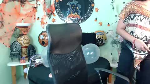 Destiny online show from 10-21-25, 12:17