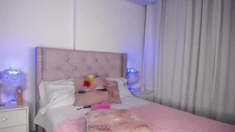 Snapshot of destinysweet21 chatting on 12-28-24, 08:58 destinysweet21 online show from 12-28-24, 08:58