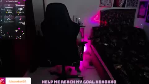 Snapshot of destroyall420 chatting on 11-20-25, 11:15 Lola Bdsm and fries online show from 11-20-25, 11:15