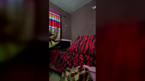 Snapshot of desy2283 chatting on 05-17-26, 01:36 desy2283 online show from 05-17-26, 01:36