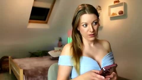Snapshot of dettyblondie chatting on 01-15-26, 04:50 DettyBlondie online show from 01-15-26, 04:50