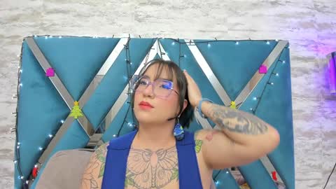 Snapshot of deva_blue chatting on 12-14-24, 04:23 Deva Blue online show from 12-14-24, 04:23