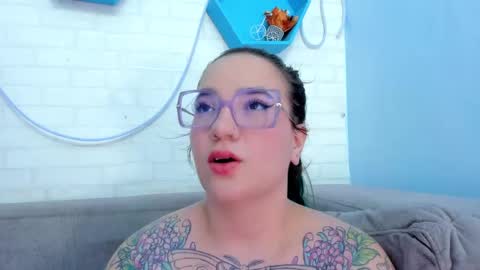 Snapshot of deva_blue chatting on 02-11-25, 09:42 Deva Blue online show from 02-11-25, 09:42