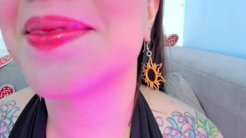 Snapshot of deva_blue chatting on 02-15-25, 04:58 Deva Blue online show from 02-15-25, 04:58