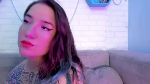 Snapshot of deva_blue chatting on 03-06-25, 03:35 Deva Blue online show from 03-06-25, 03:35