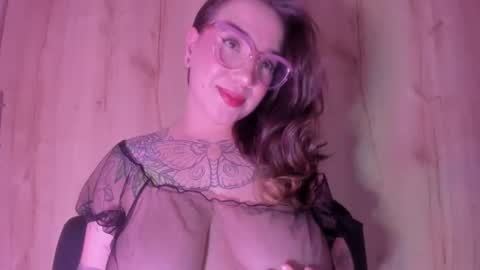 Snapshot of deva_blue chatting on 09-09-25, 04:23 Deva Blue online show from 09-09-25, 04:23