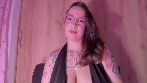 Snapshot of deva_blue chatting on 09-11-25, 03:50 Deva Blue online show from 09-11-25, 03:50