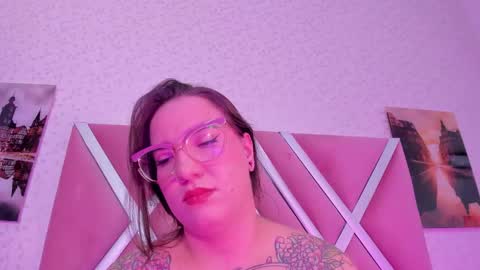 Snapshot of deva_blue chatting on 11-12-25, 05:30 Deva Blue online show from 11-12-25, 05:30