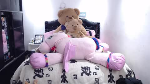 devi_black_13_ online show from 04-08-26, 11:05