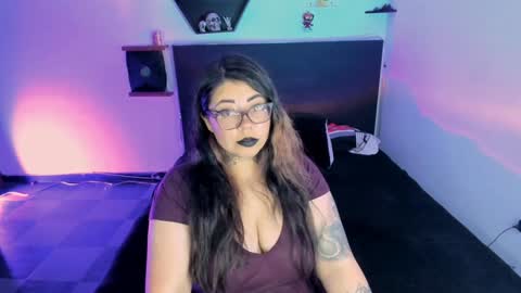 Snapshot of devilfox29 chatting on 01-09-25, 12:25 L I NA online show from 01-09-25, 12:25