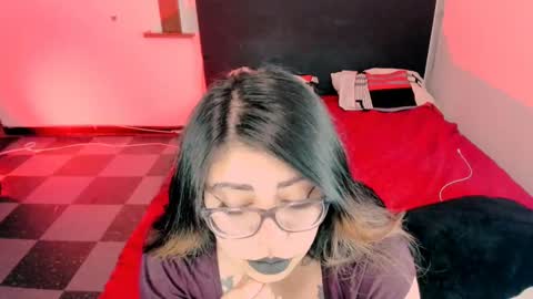 Snapshot of devilfox29 chatting on 03-01-25, 04:37 L I NA online show from 03-01-25, 04:37