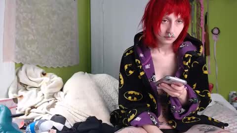 Snapshot of devilg1rl chatting on 02-03-26, 06:35 poutyangel online show from 02-03-26, 06:35