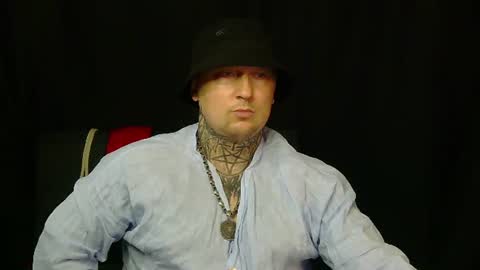 Snapshot of devilwithtats chatting on 07-11-26, 09:23 Lucian online show from 07-11-26, 09:23