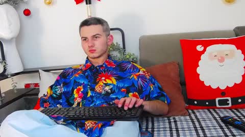 devin_ho online show from 12-25-24, 09:22