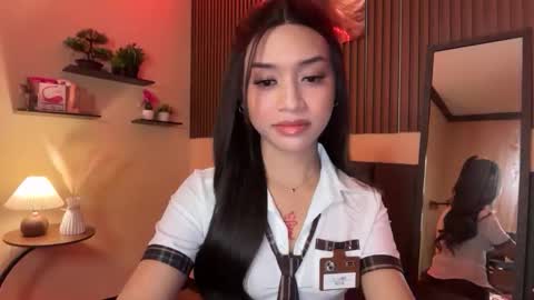 Snapshot of devine_goddessx chatting on 09-23-25, 06:55 Devine Greyson online show from 09-23-25, 06:55