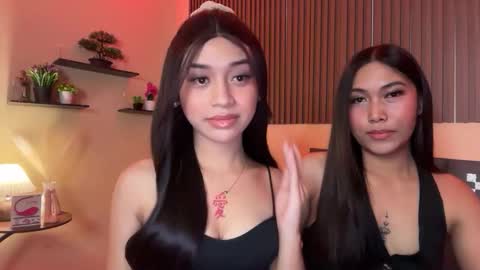 Snapshot of devine_goddessx chatting on 09-29-25, 12:21 Devine Greyson online show from 09-29-25, 12:21