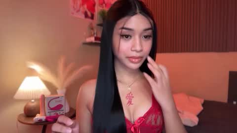 Snapshot of devine_goddessx chatting on 11-24-25, 11:32 Devine Greyson online show from 11-24-25, 11:32